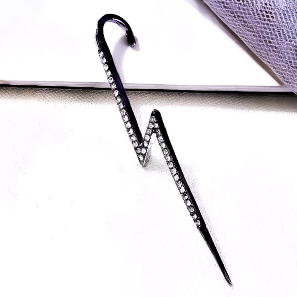 ⚜️[𝟯/$𝟭𝟴]⚜️CZ Gun Metal Flash Ear Hook NEW - Picture 3 of 8